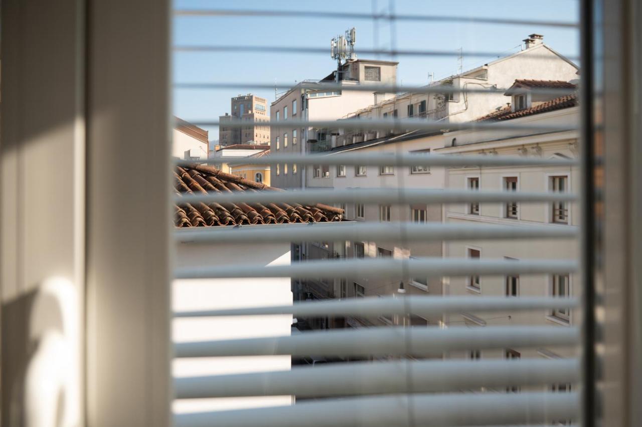 Raffinato Scorcio Sulla Citta Apartment เบรเชีย ภายนอก รูปภาพ